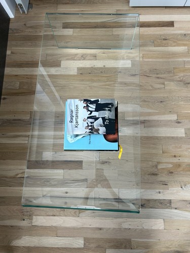 Second hand fresco glass table - second,