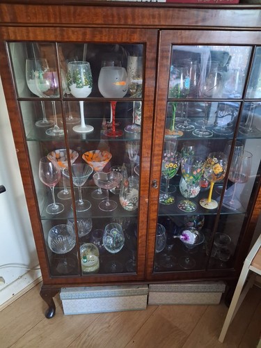 Good condition drinks cabinet - good,
