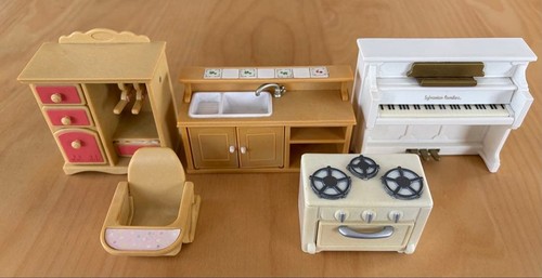 Sylvanian families dollhouse - families,
