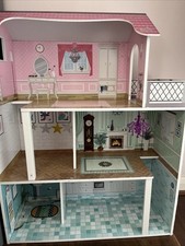 Dollhouse with furniture